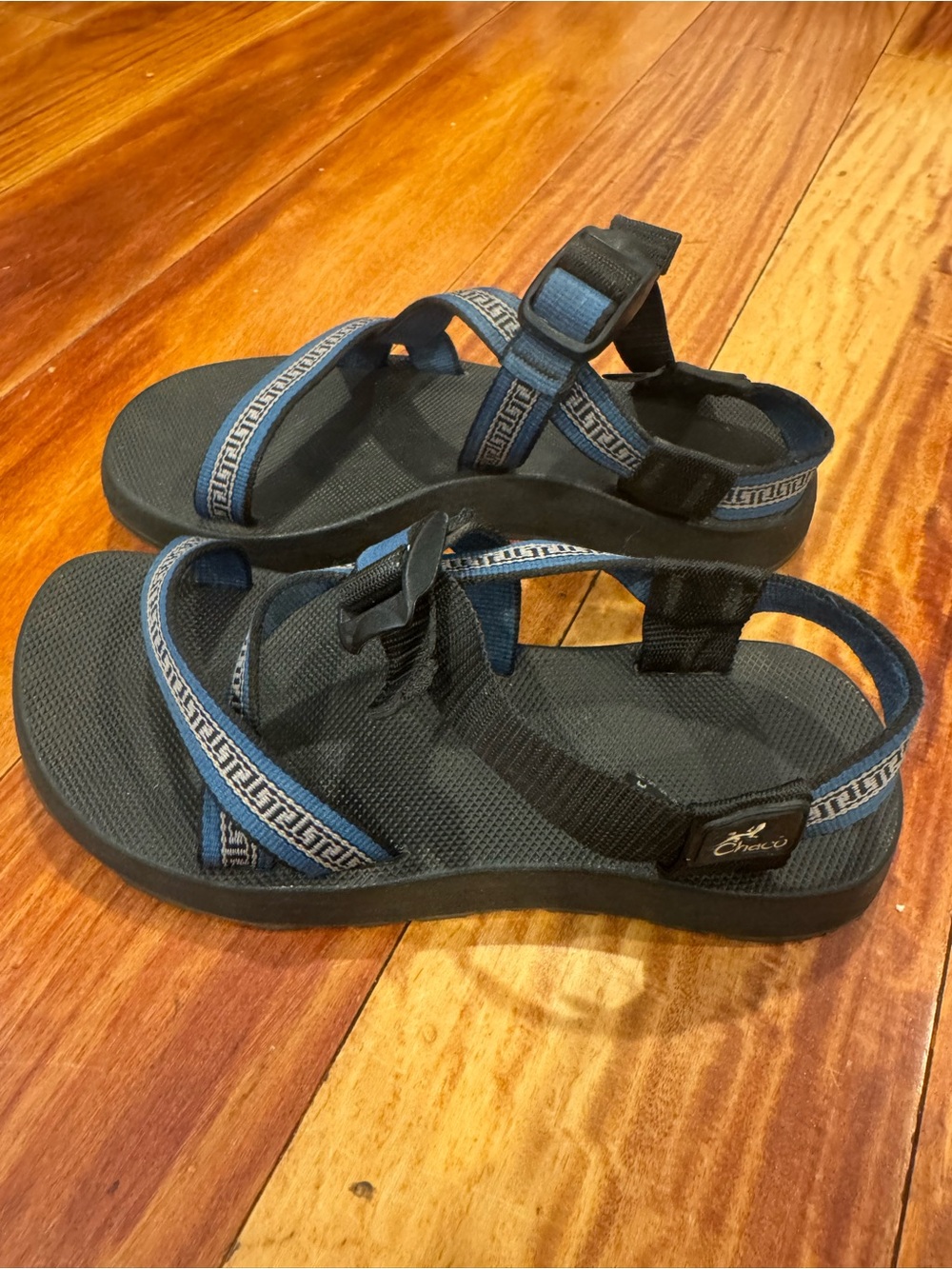 Chaco Women's Z/1 Adjustable Strap Classic Sandal - size 6
